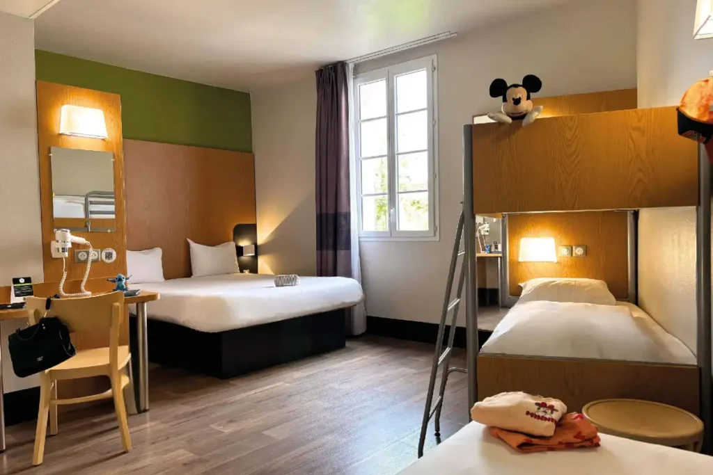 Family Room for 4 to 5 people at B&B Disney Hotel