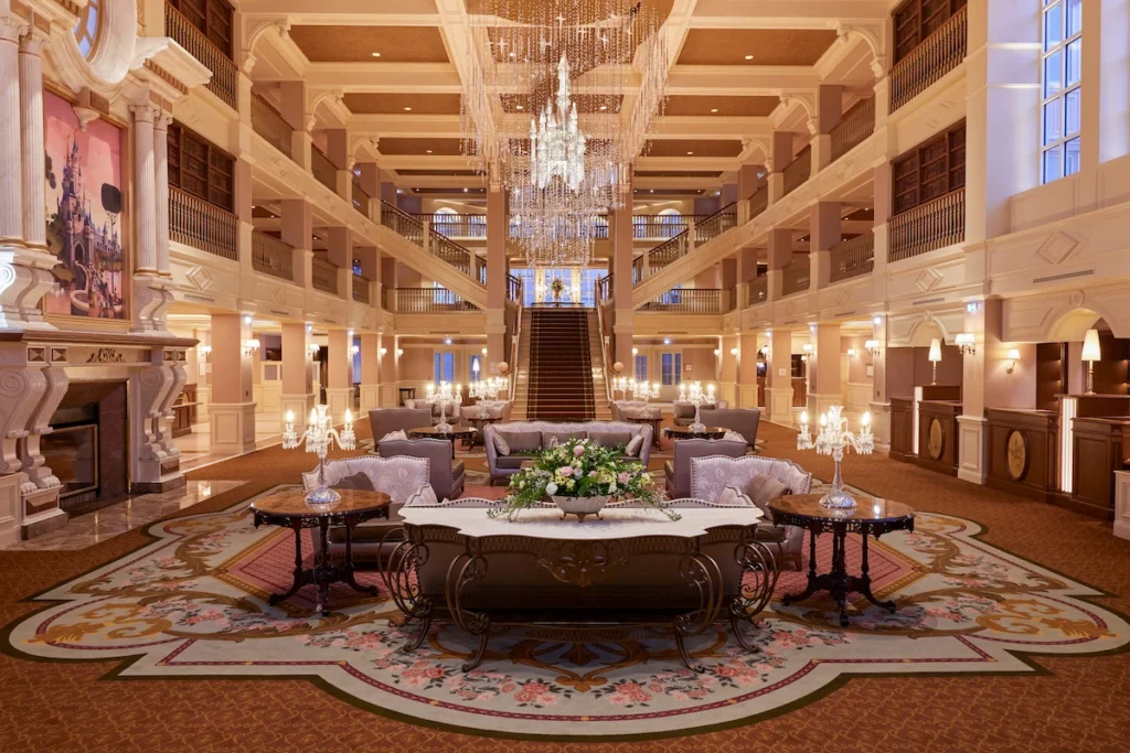 Lobby du Disneyland Hotel