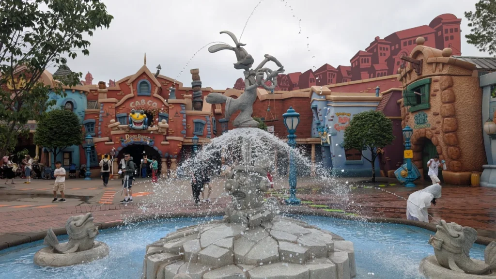 Statue Rabbit Toon Town